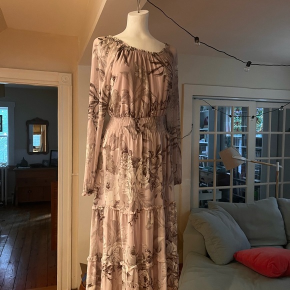 Stunning. Diaphanous Kate & Lily midi dress in soft muted pastel tones. Sz 6. - Picture 3 of 4